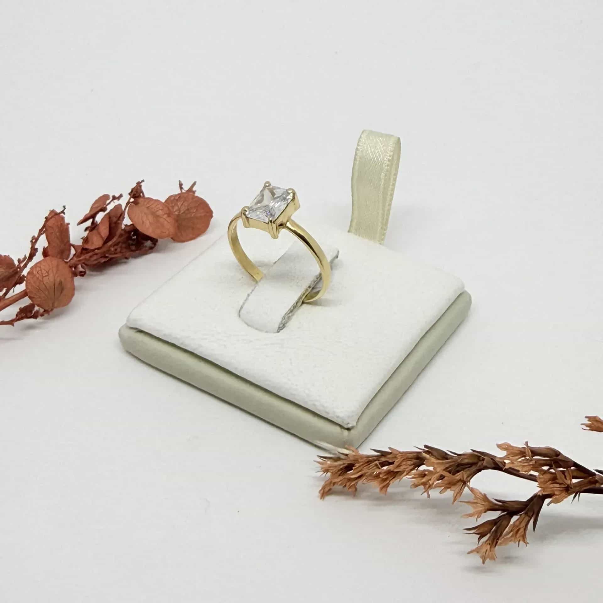 Anillo Solitario Piedra Rectangular Blanca