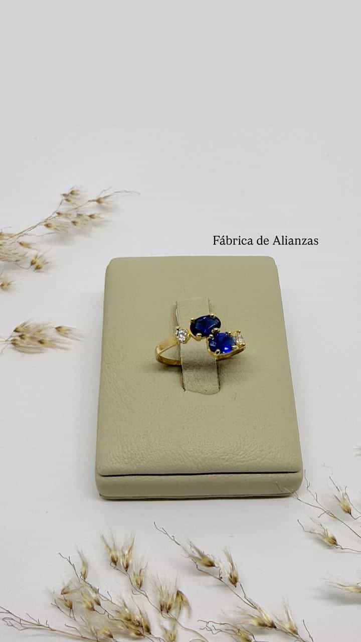 Anillo Pellizco Piedra Azul y Blanca