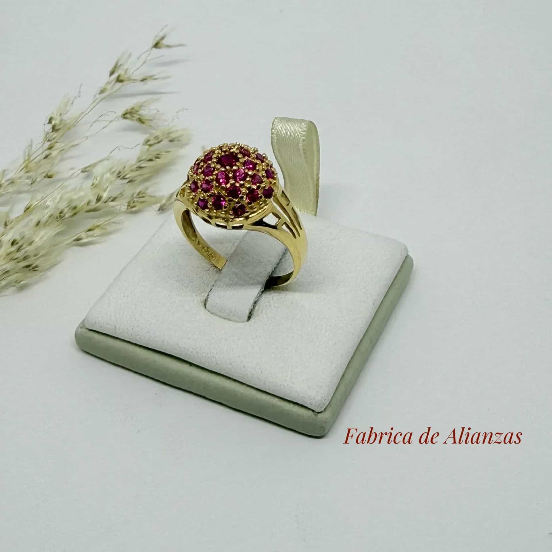 Anillo Frutillón Piedra Roja