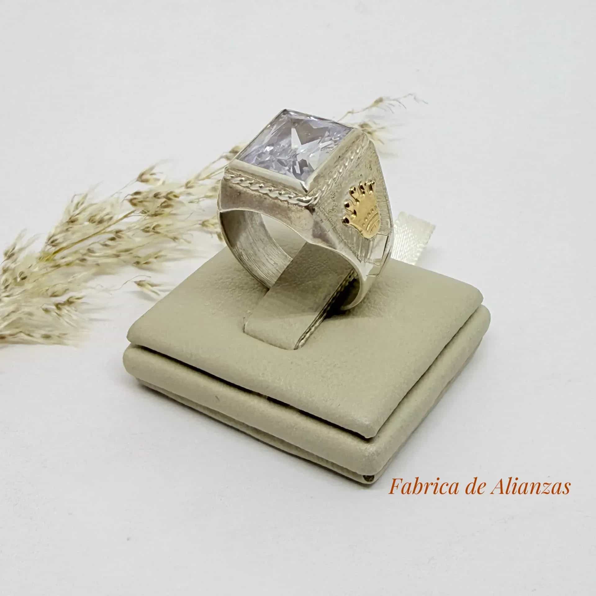 Anillo  Sello Piedra Blanca