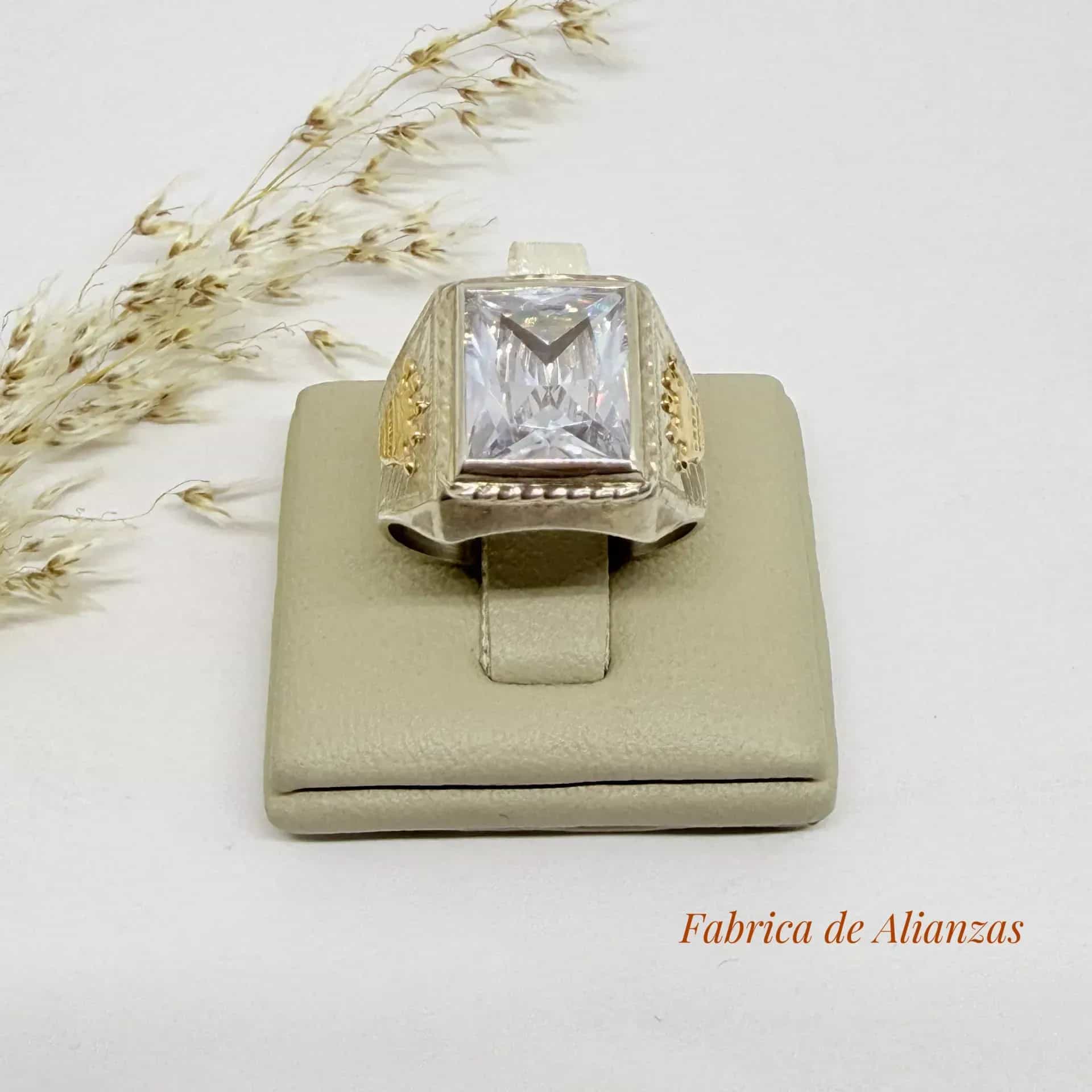 Anillo  Sello Piedra Blanca