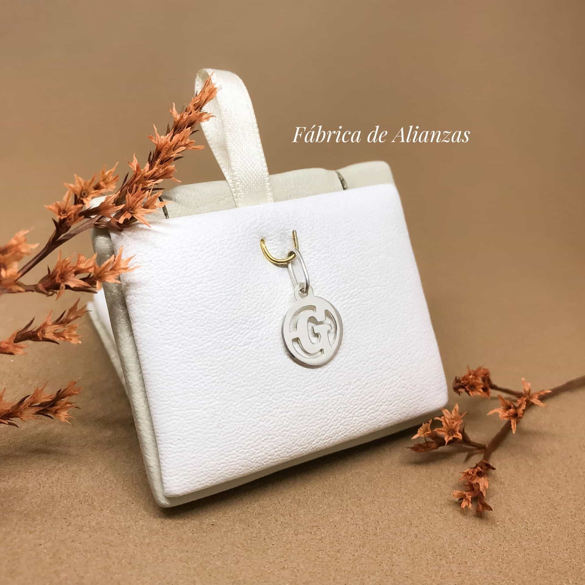 Dije Inicial G Circulito