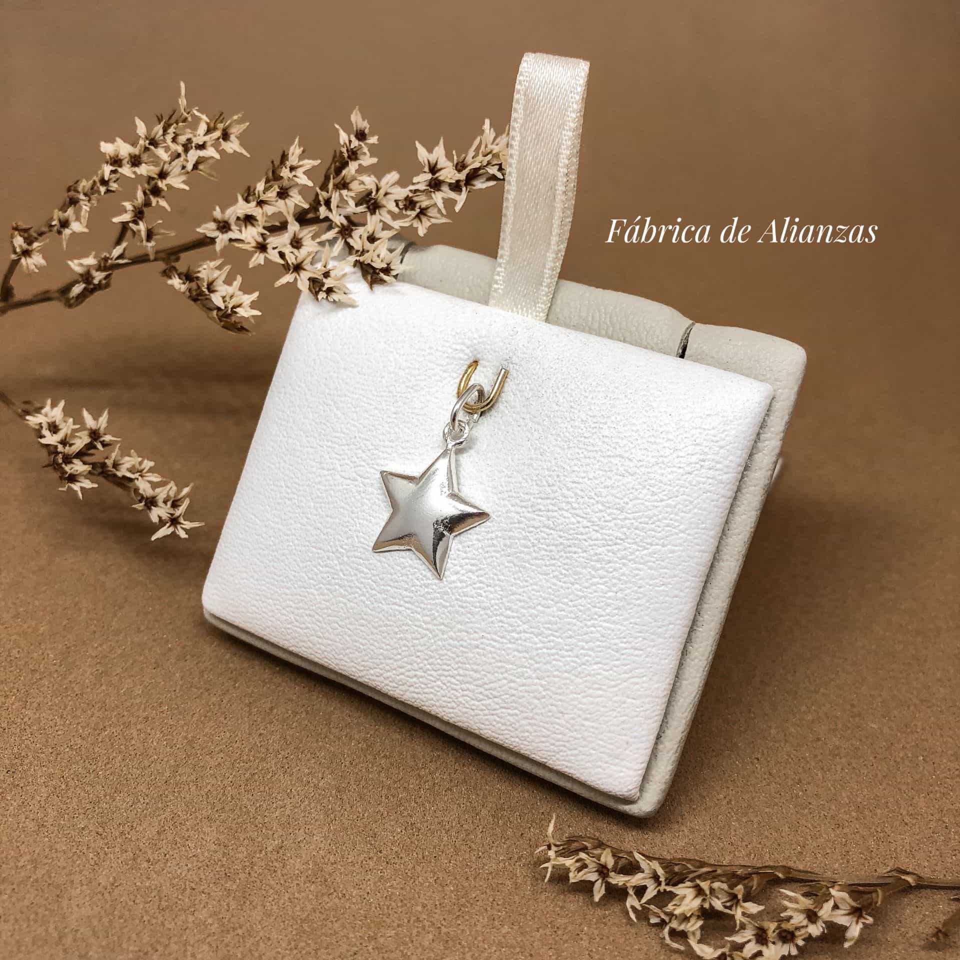 Dije Estrella Liso