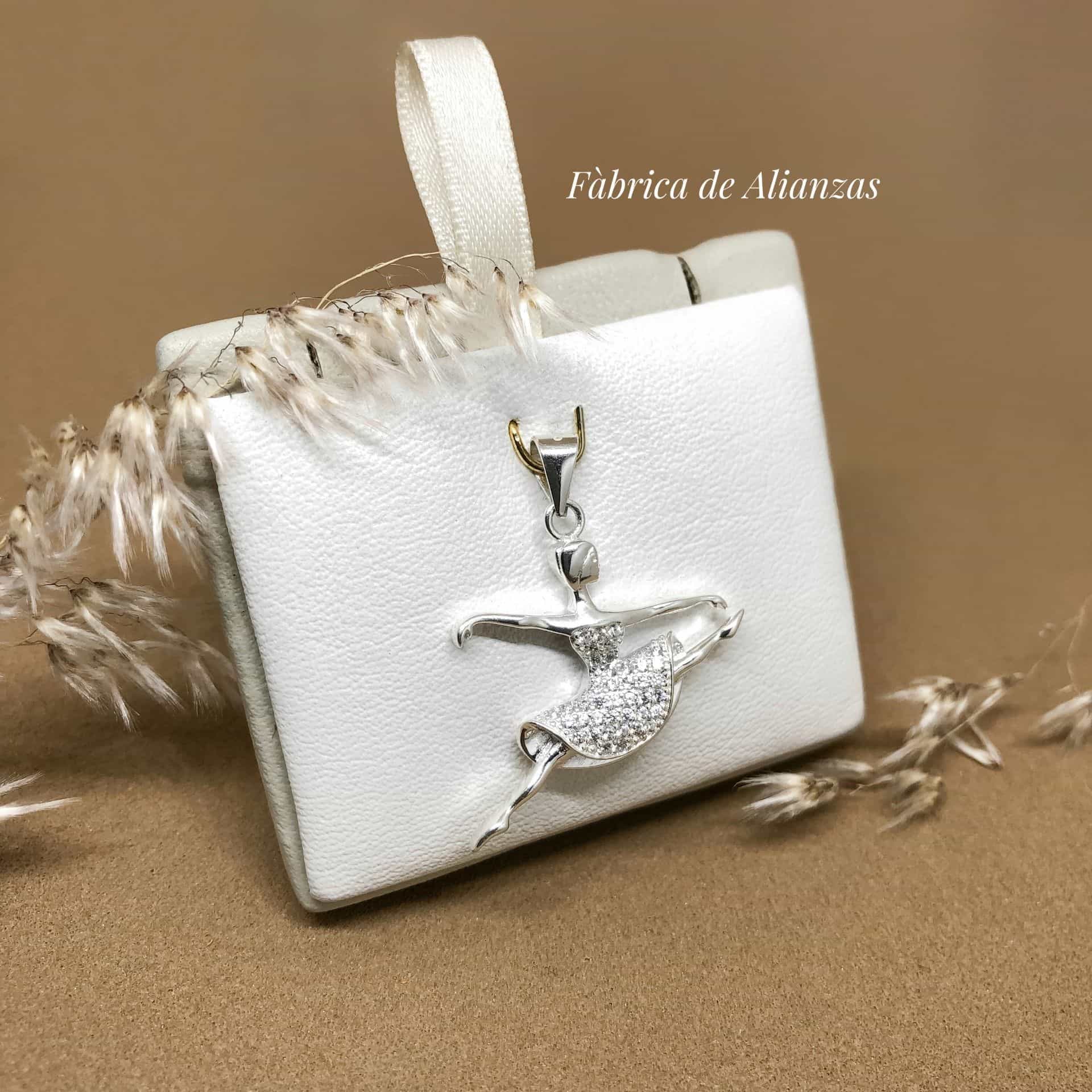 Dije Bailarina con Piedras