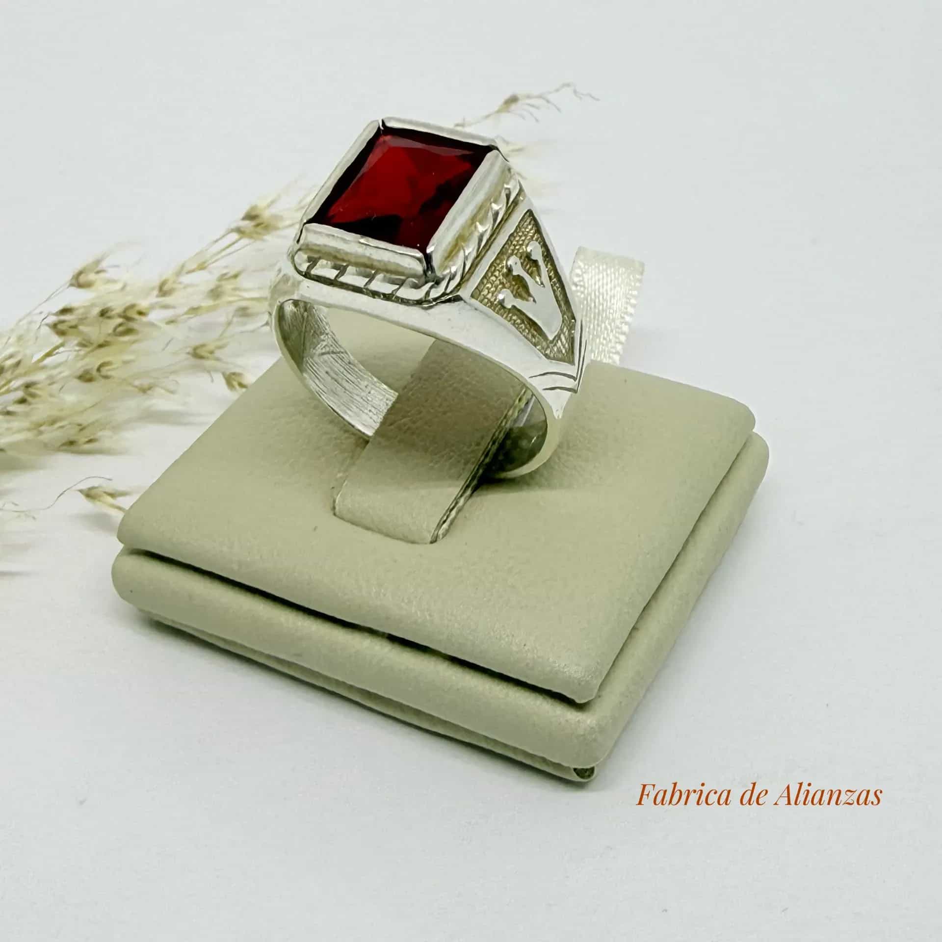 Anillo Sello Piedra Roja