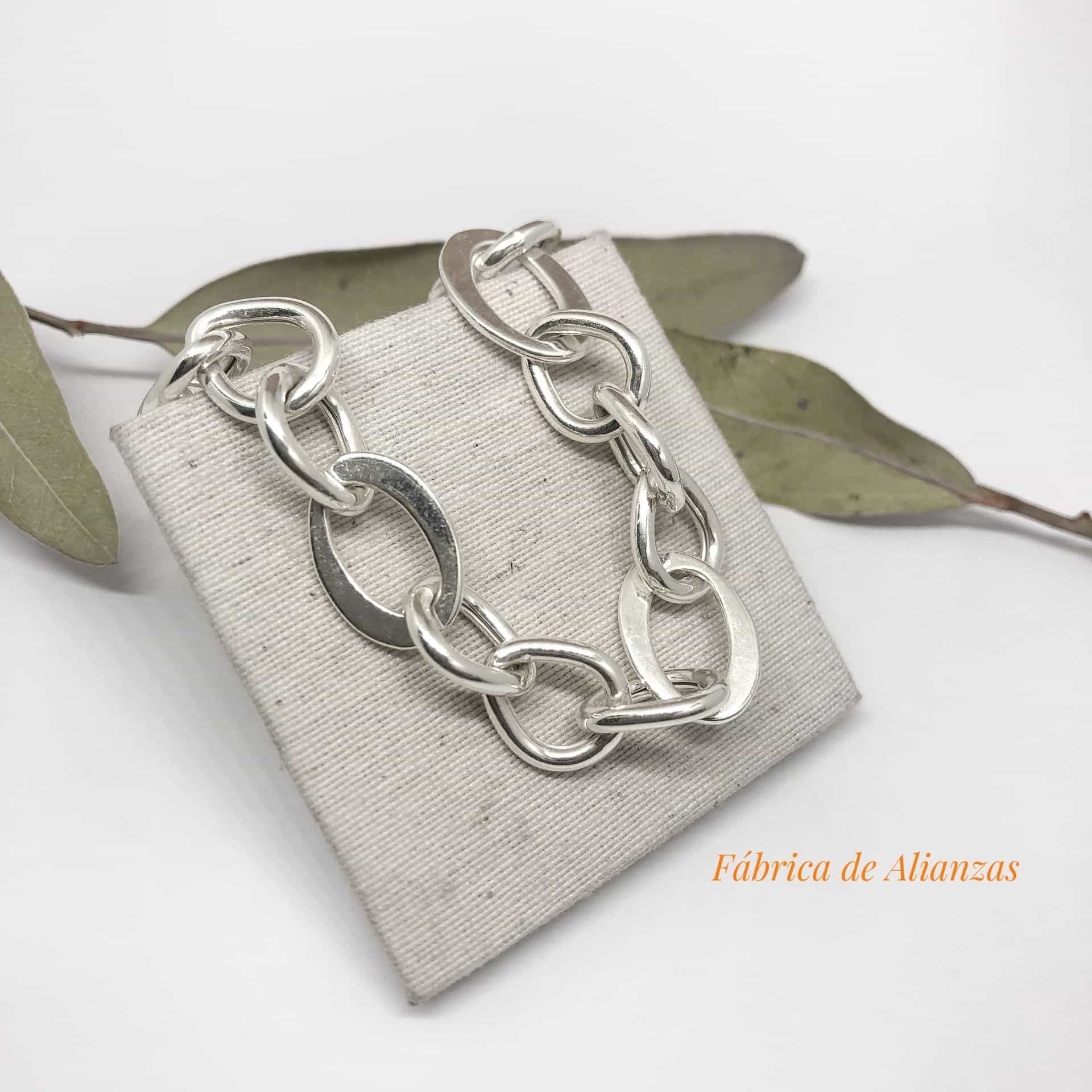 Pulsera Eslabones Chatos Huecos