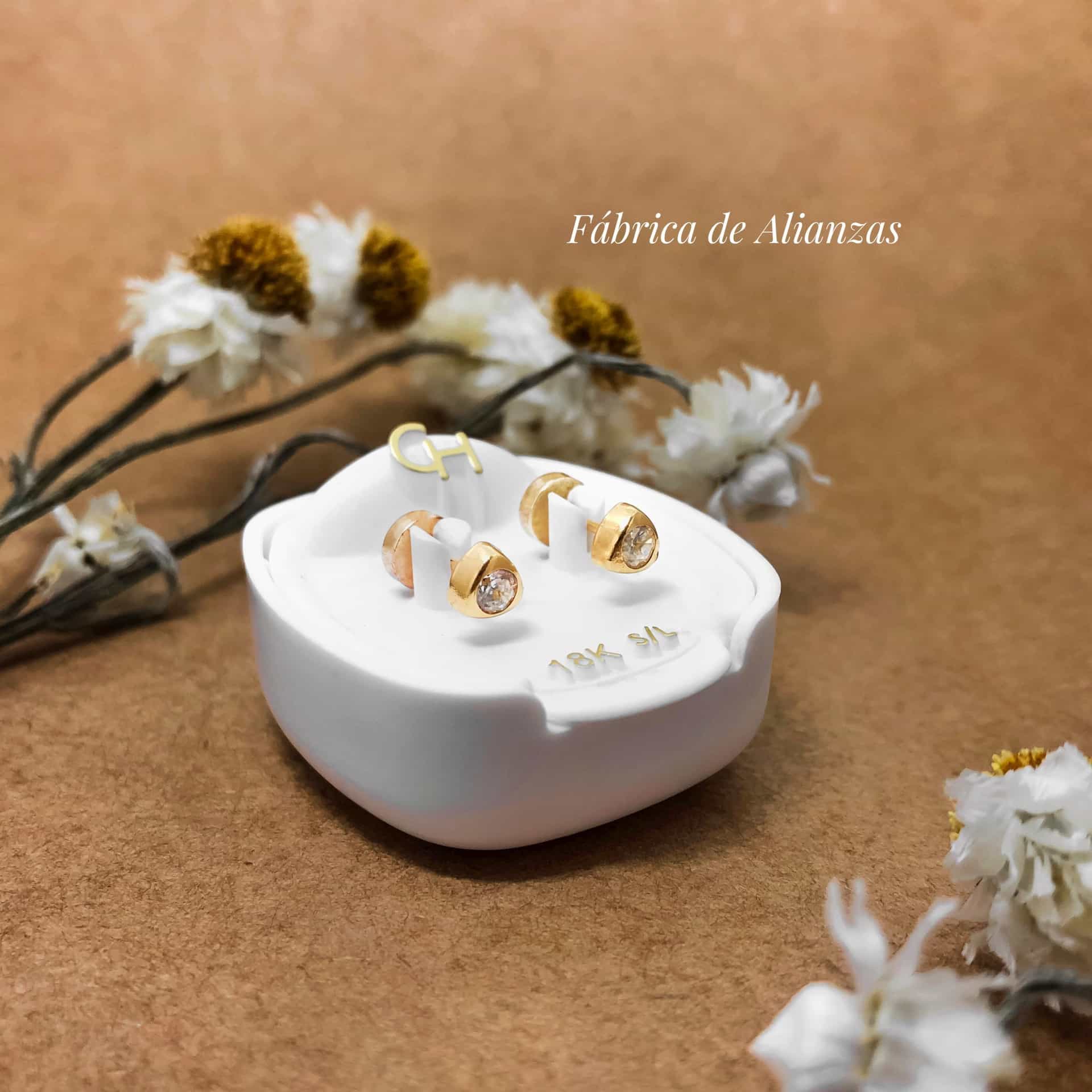 Aro Abridor Triángulo Piedra Blanca Chico