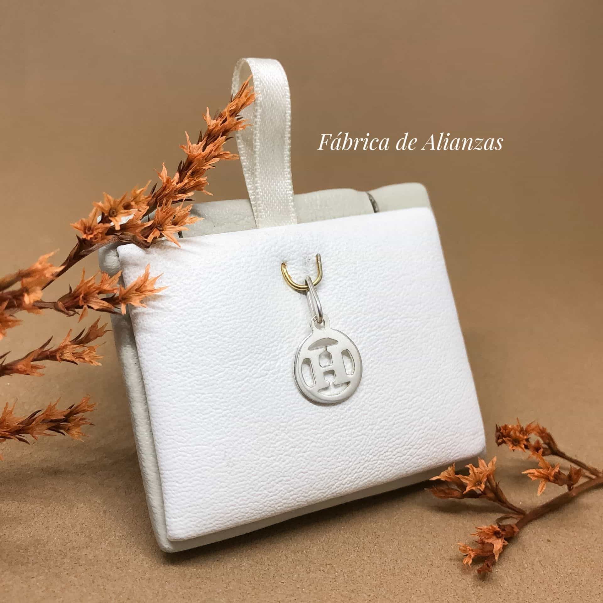 Dije Inicial H Circulito