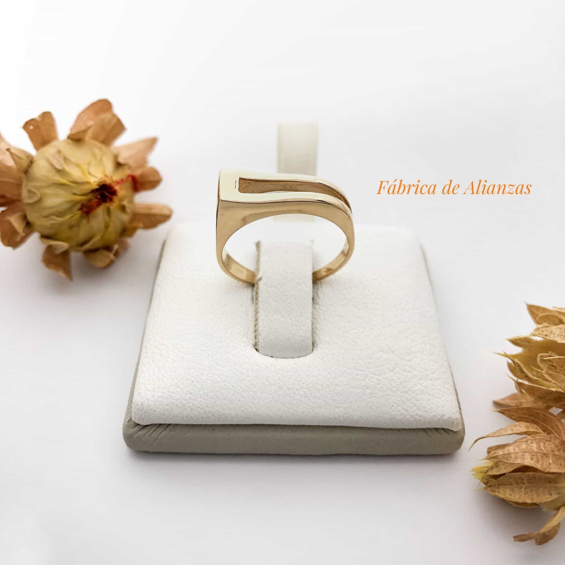 Anillo Liso Calado
