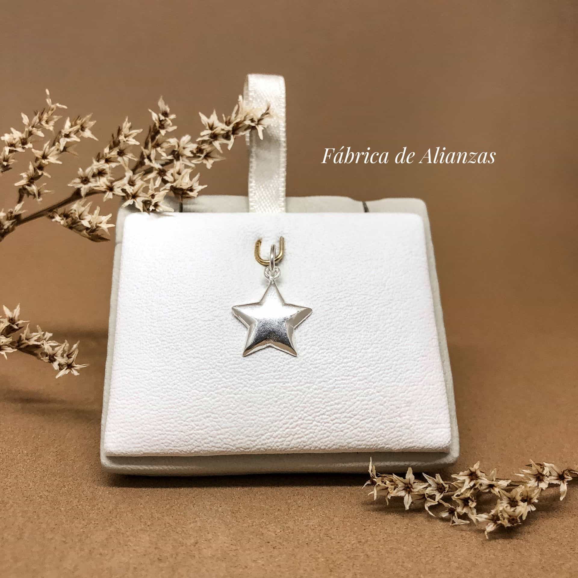 Dije Estrella Liso