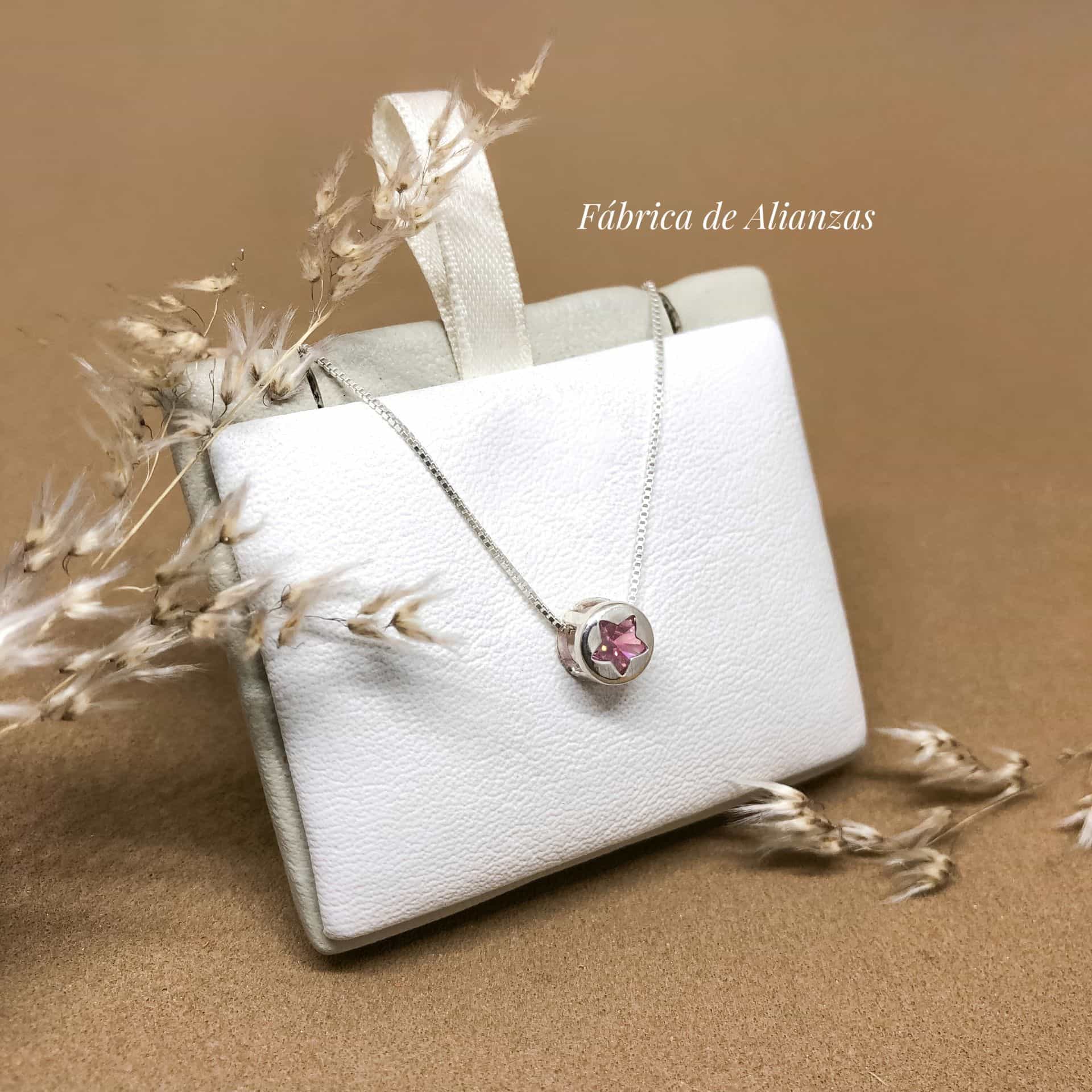 Dije Susanito con Estrella Piedra Rosa