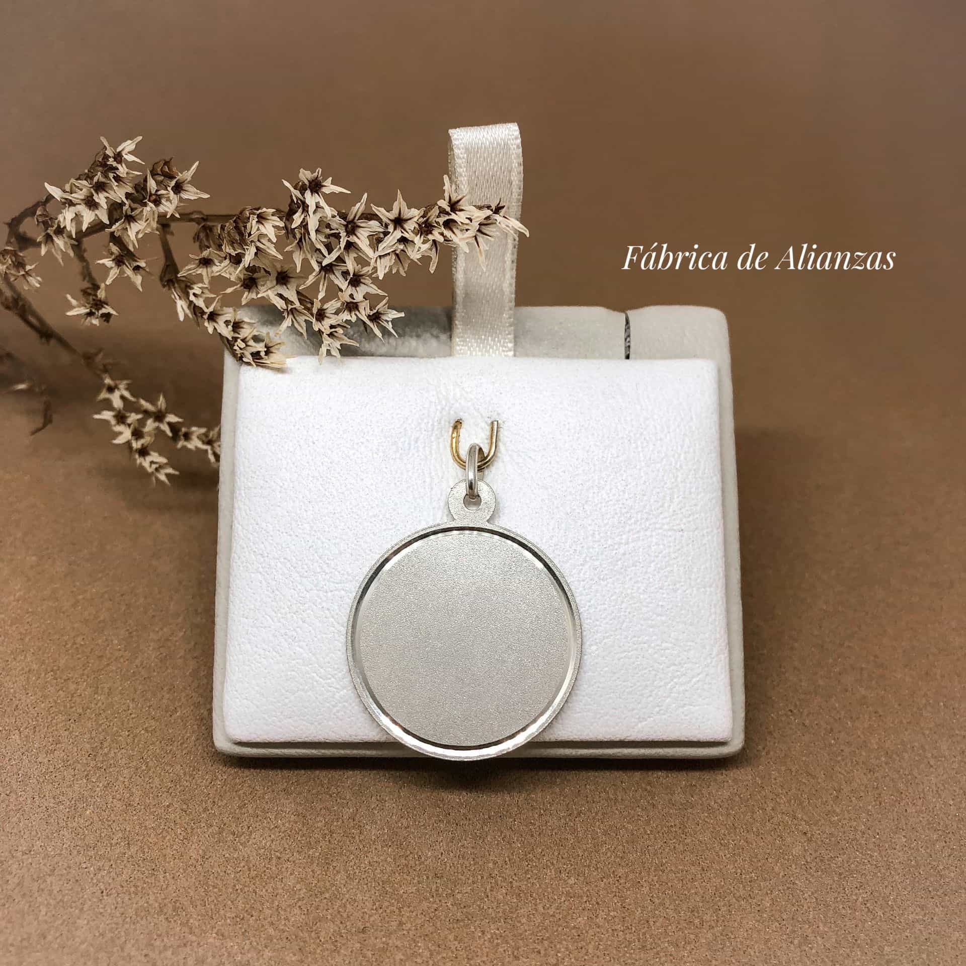 Medalla Redonda Diamantada 2,4 cm.
