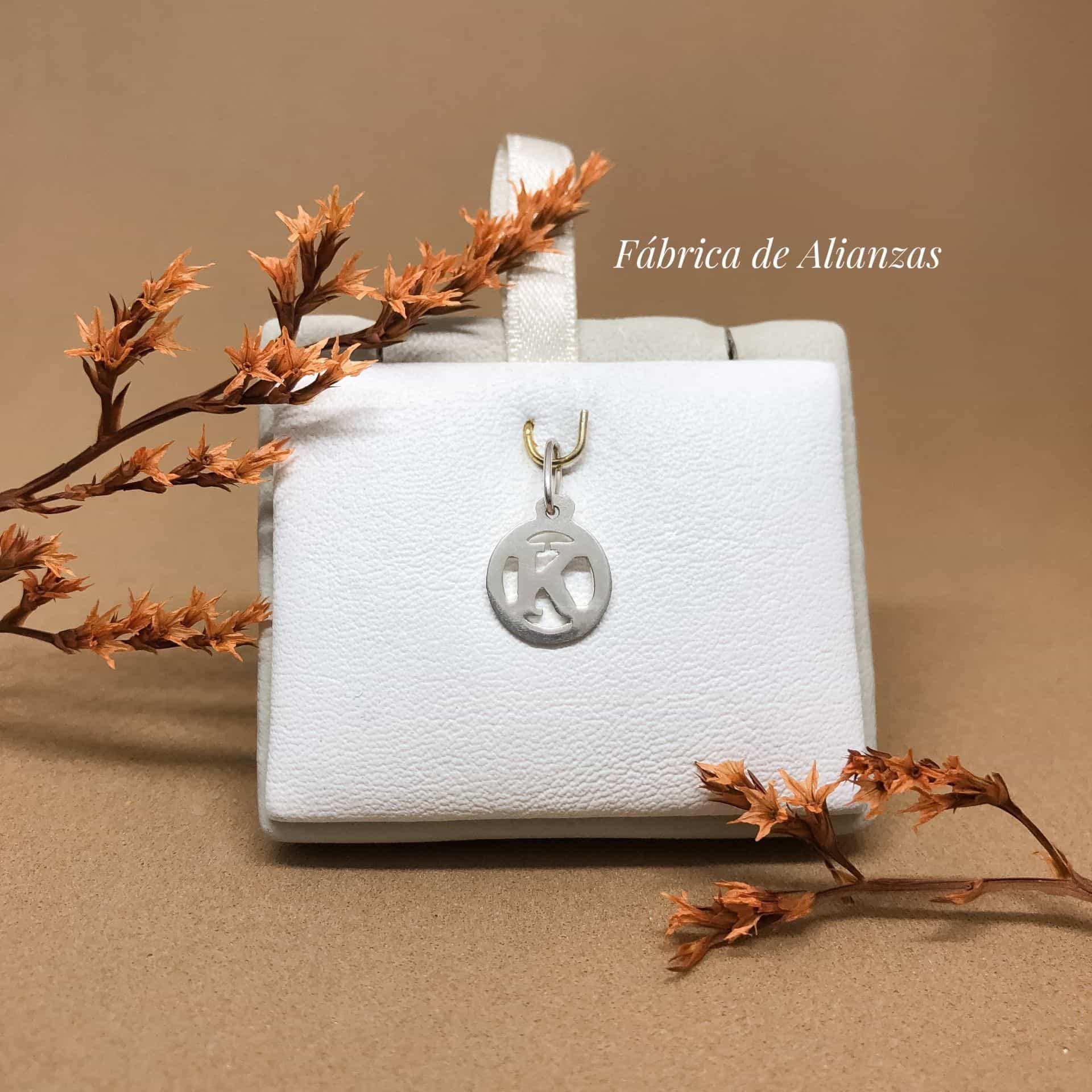 Dije Inicial K Circulito