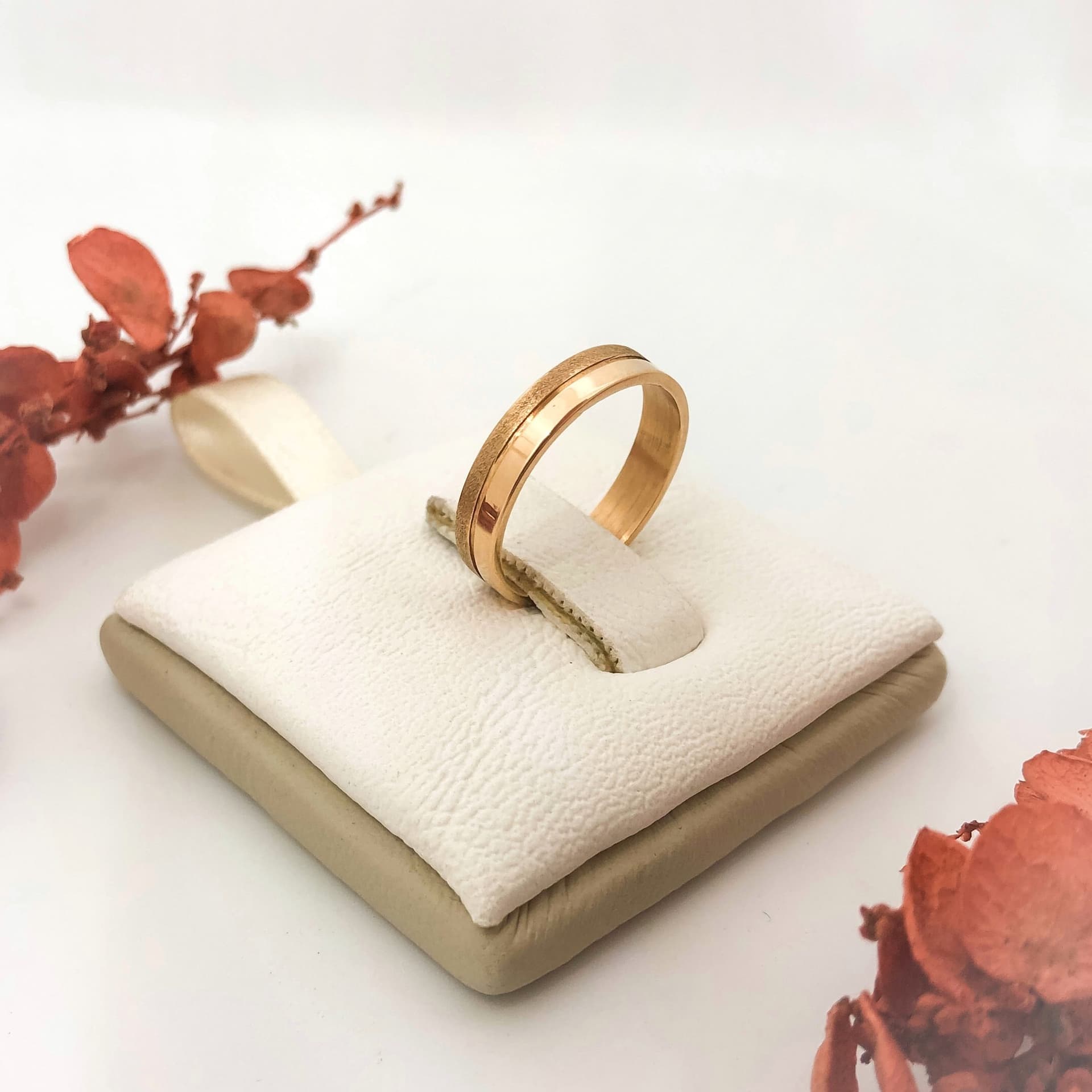 Alianza Cinta con Canaleta en el Centro Mitad Liso Mitad Arenada