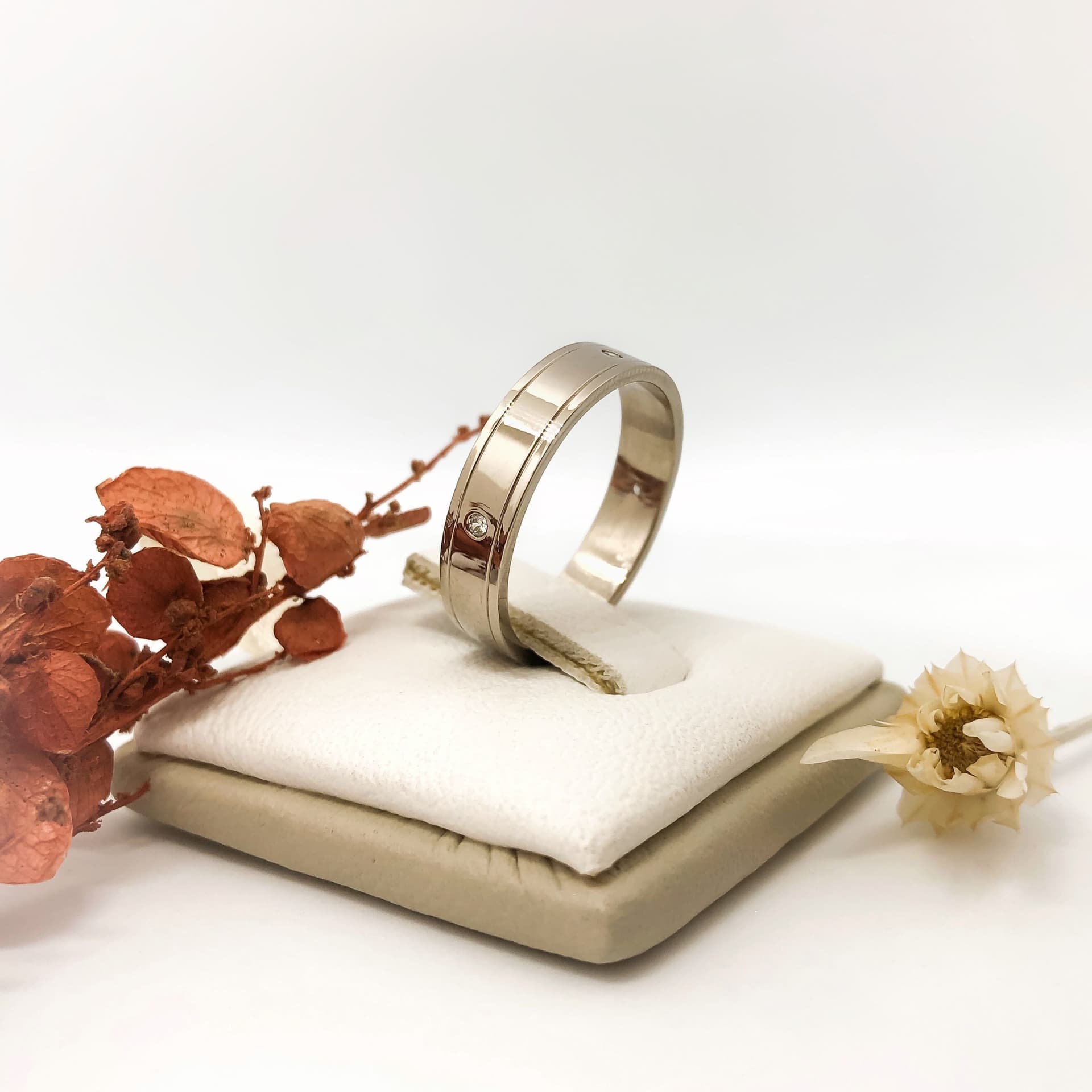 Alianza Cinta con Piedras Blancas y Lineas a los Costados