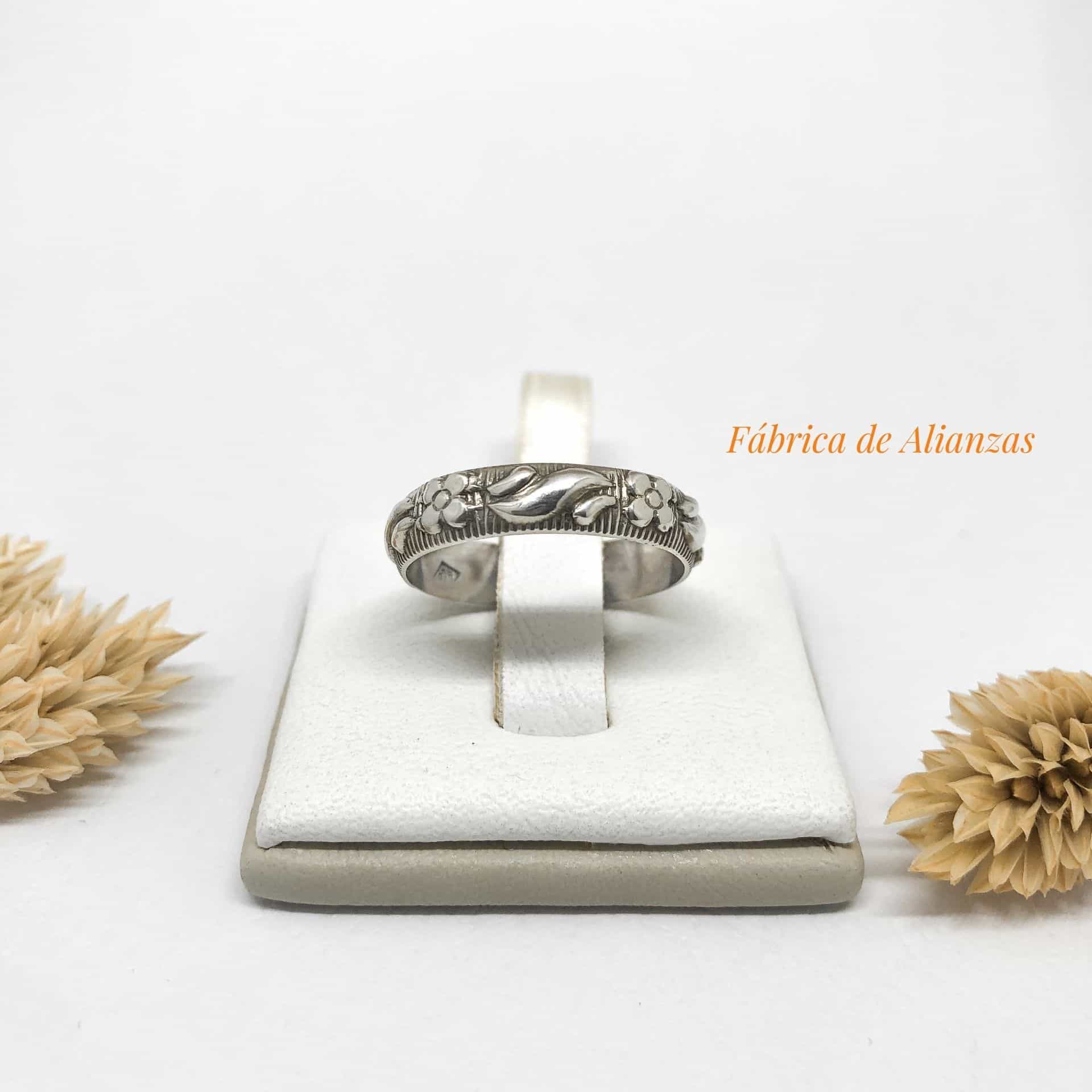 Alianza Italiana labrada sobre Relieve