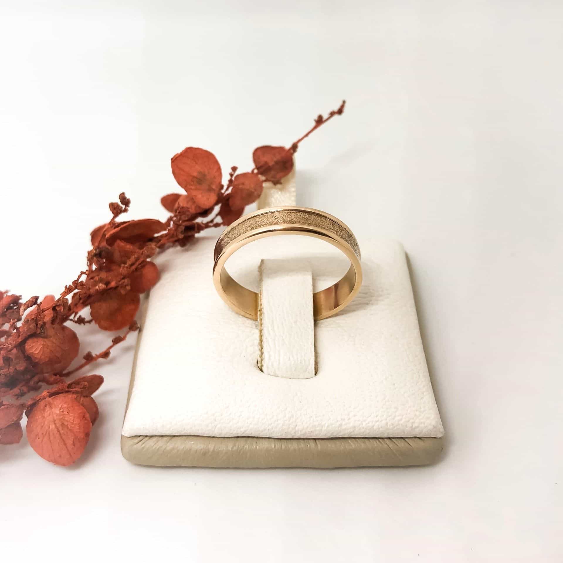 Alianza Cinta Virolada Centro Diamantado