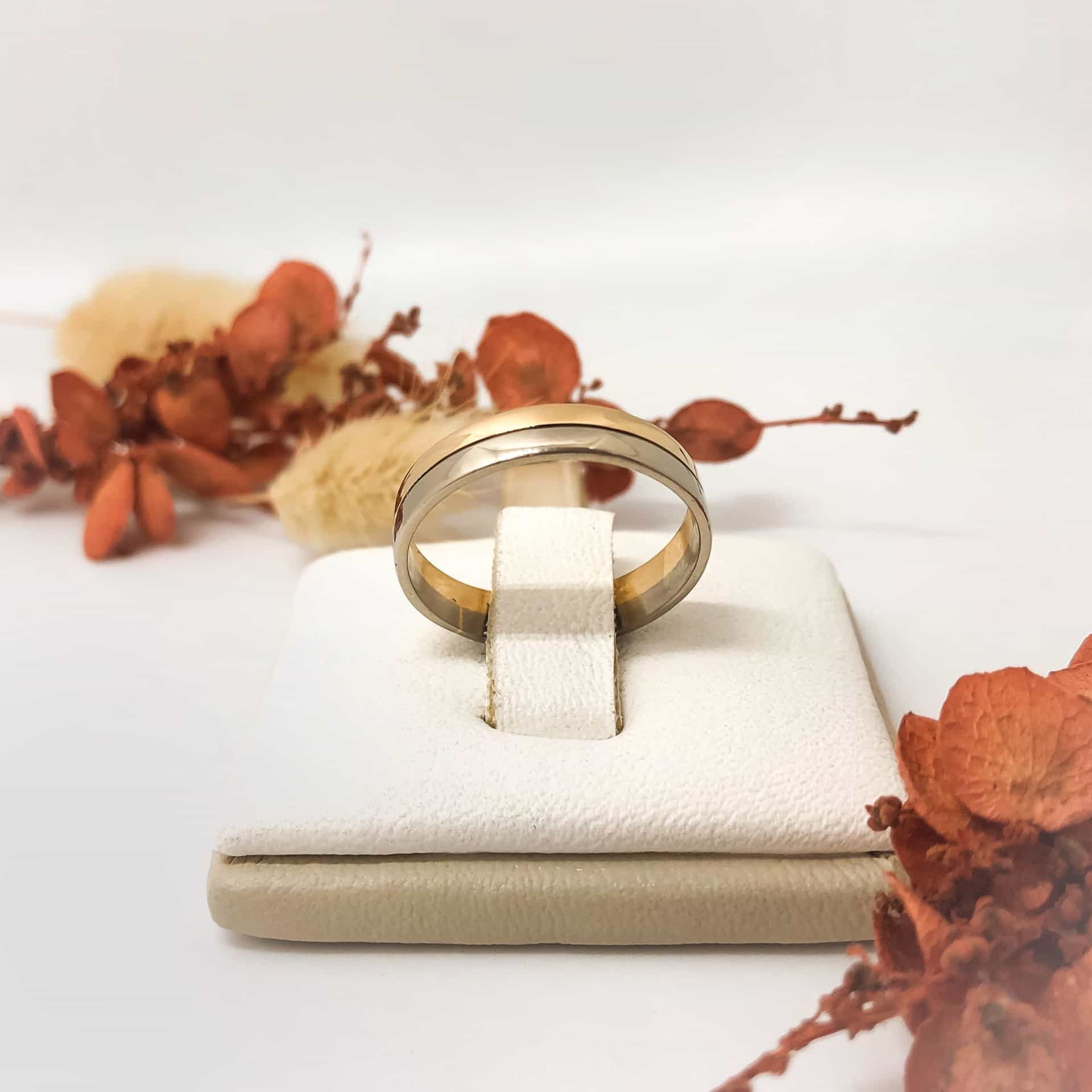 Alianza Cinta Oro Blanco Oro Rosado con Canaleta en el Centro