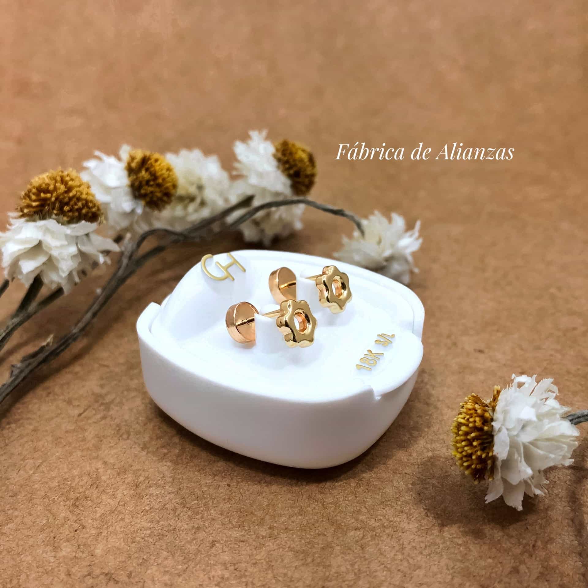 Aro Abridor Flor Hueca con Cuerpo