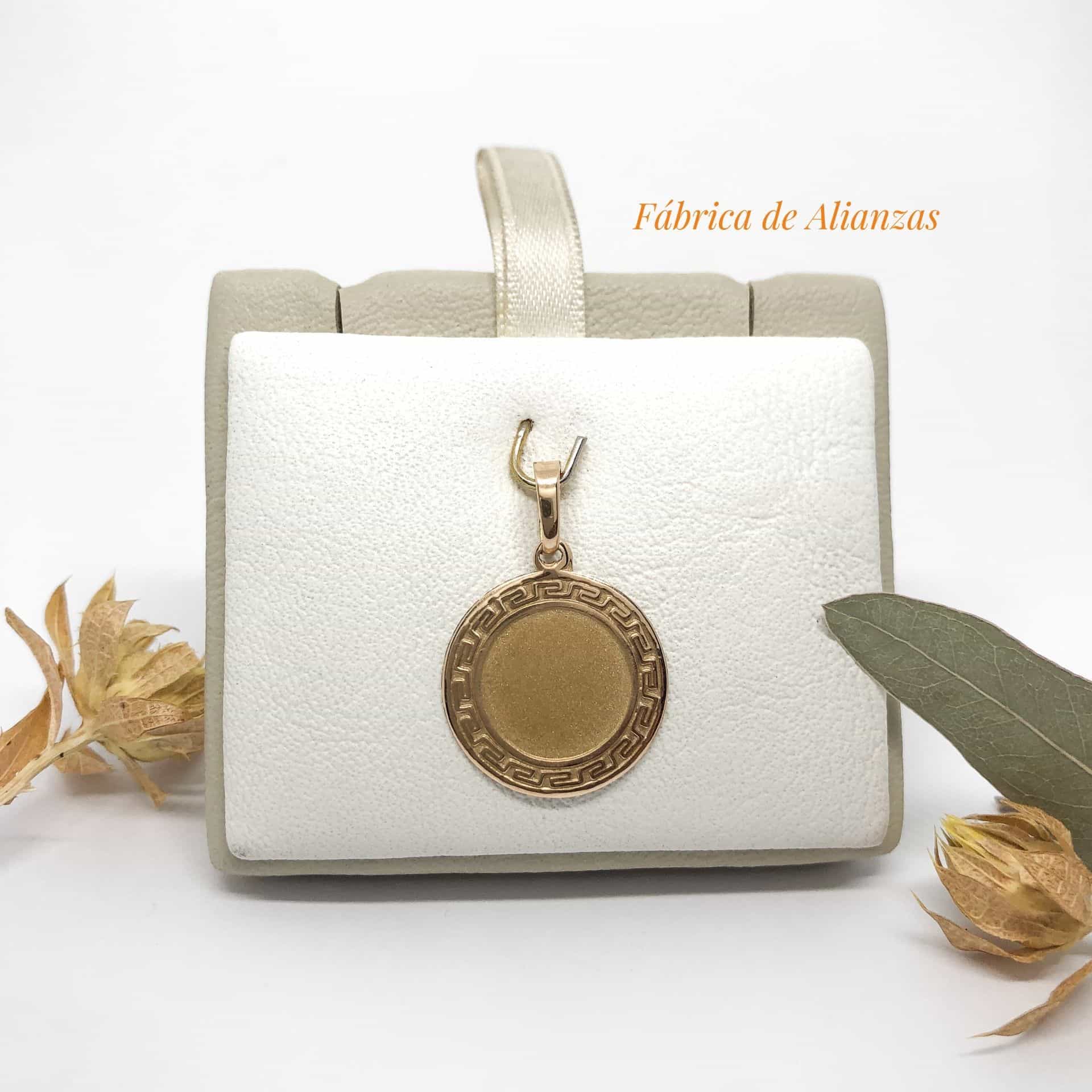 Dije Círculo Guarda Greca