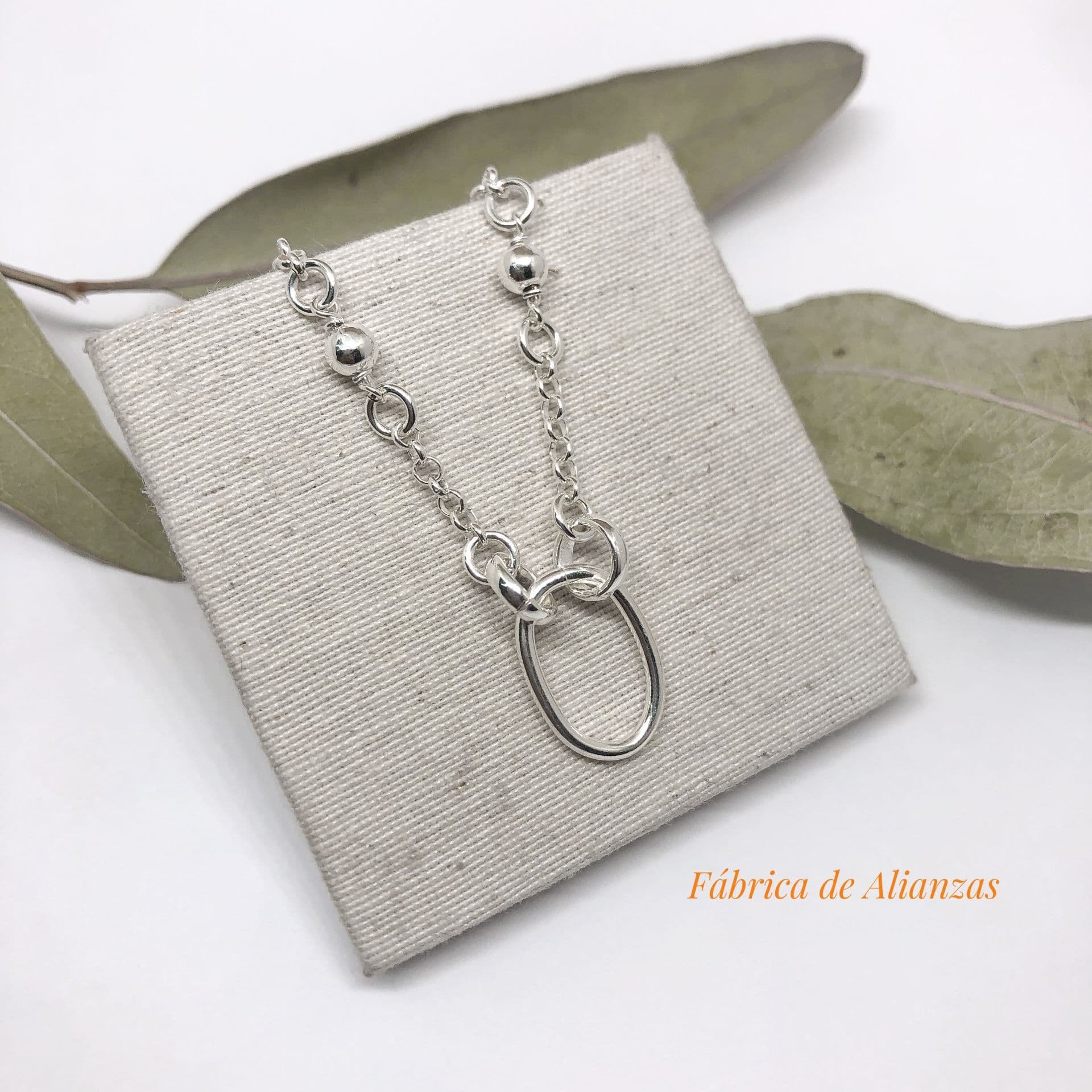 Pulsera Tres Argollas Ovales y Bolitas