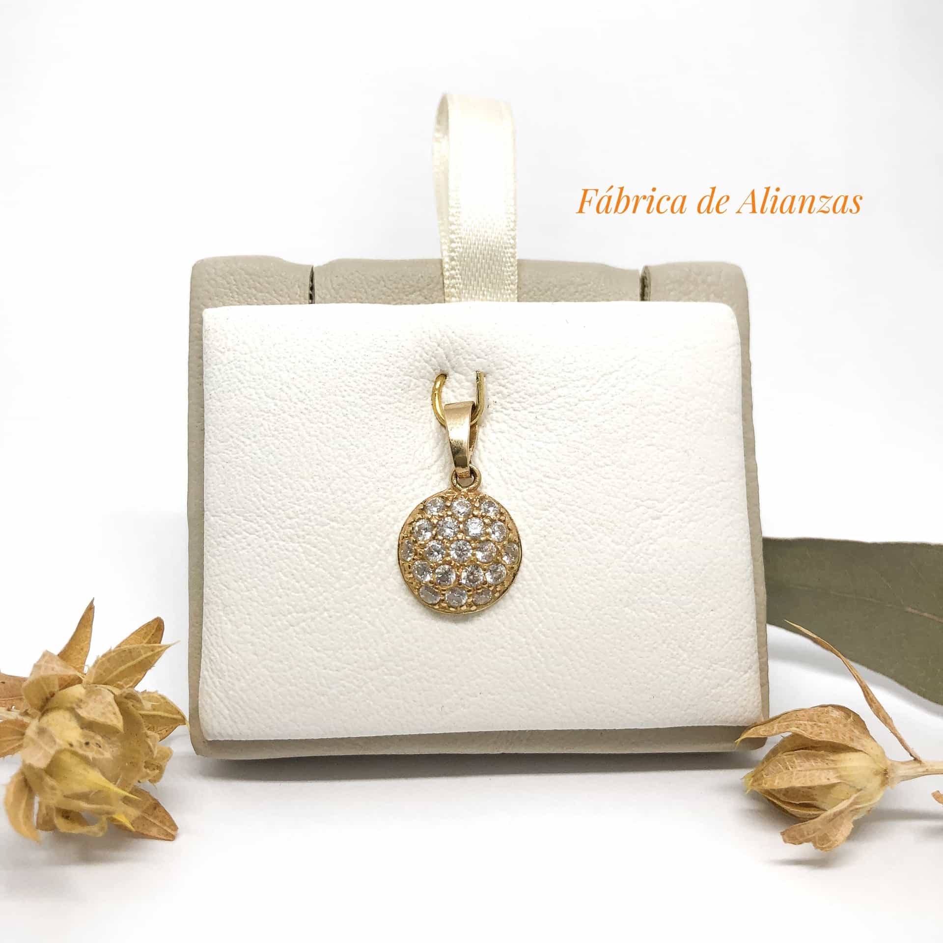 Dije Frutilla Piedra Blanca