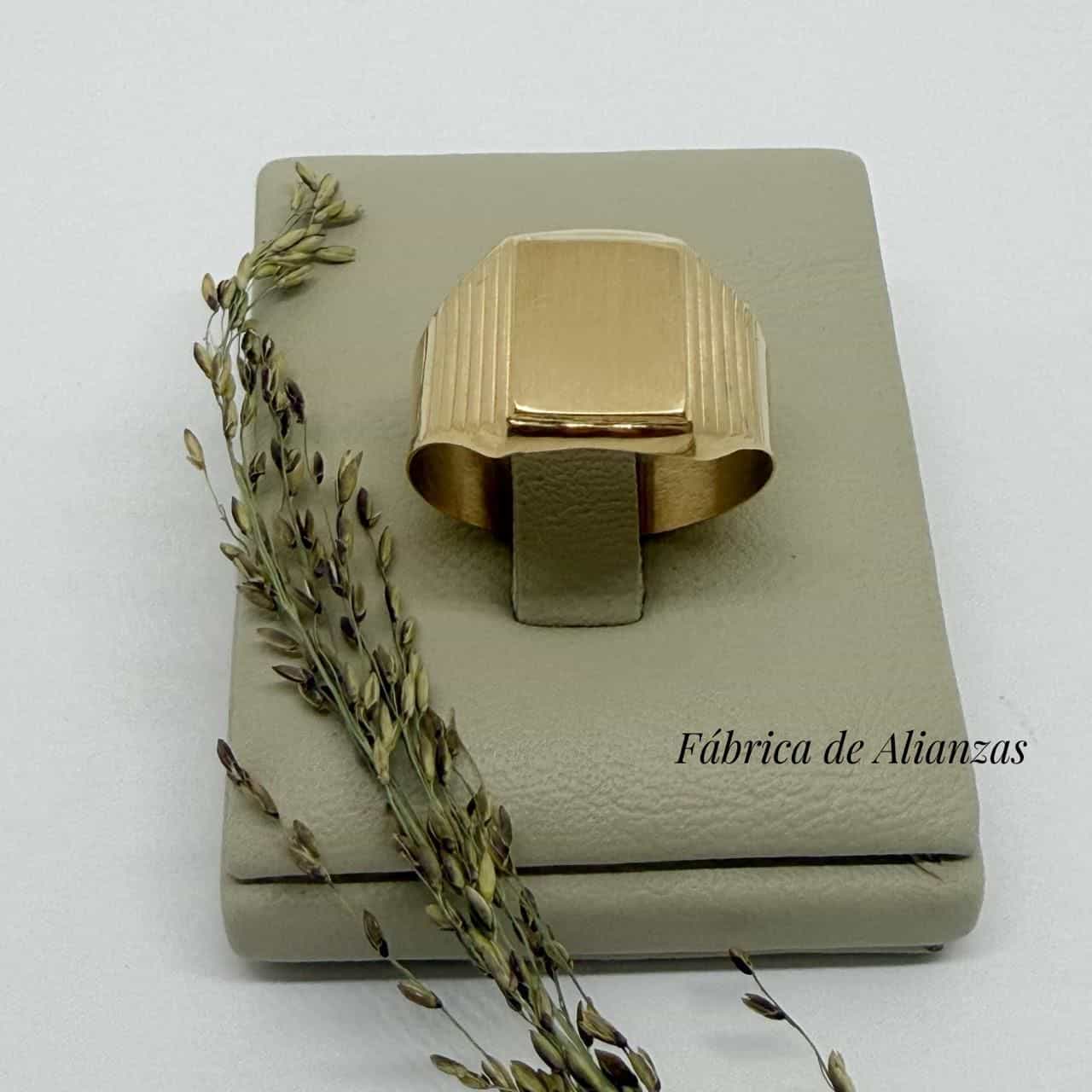 Anillo Sello Cuadrado Labrado