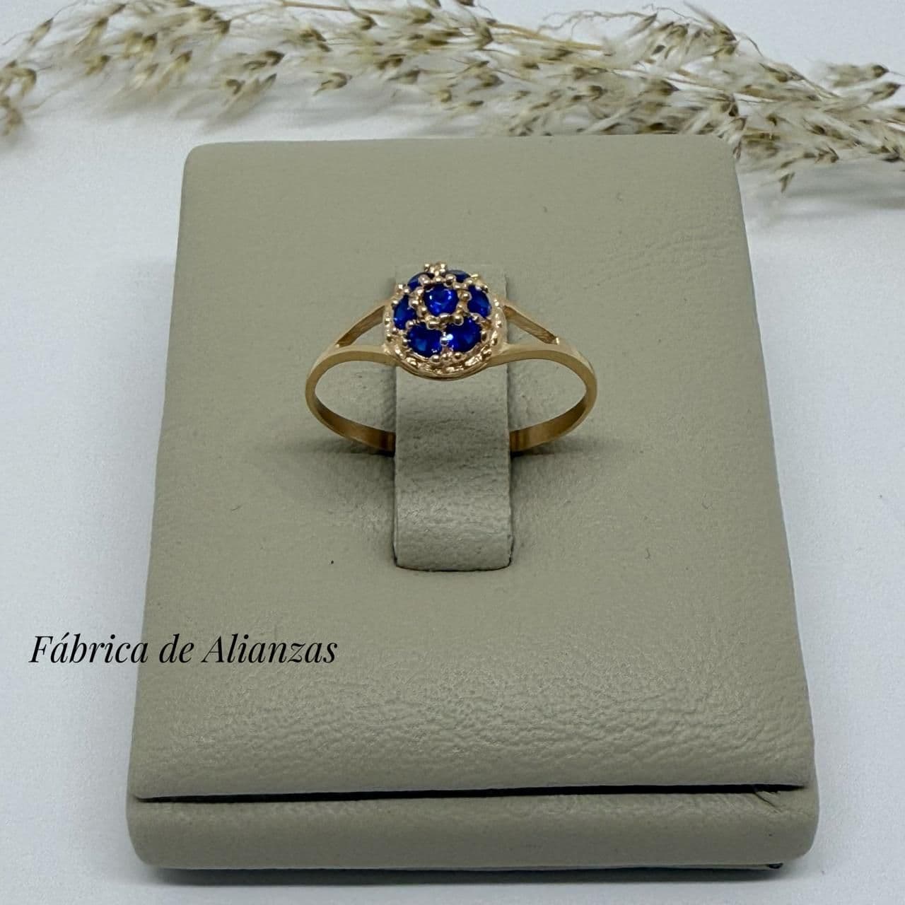 Anillo Frutilla Chico Piedras Azules