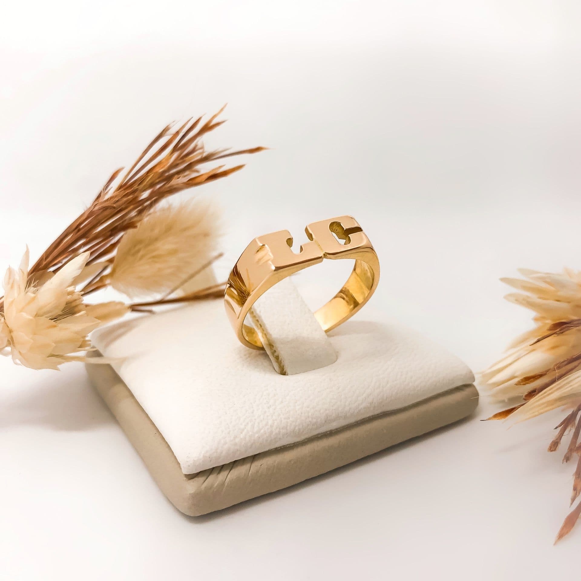 Anillo Doble Letra 5 Grs.