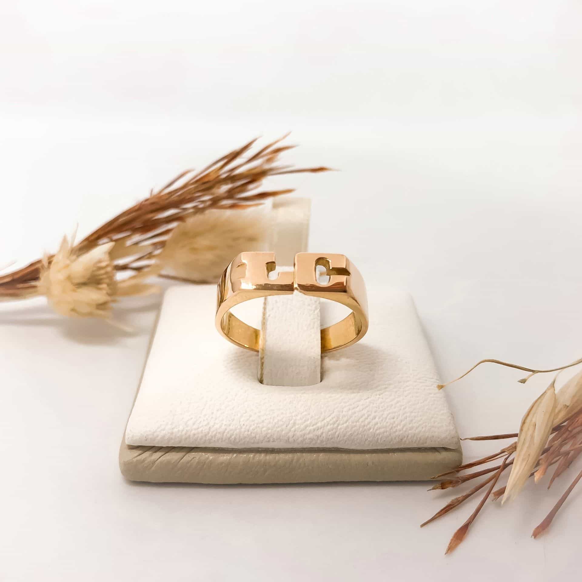 Anillo Doble Letra 5 Grs.