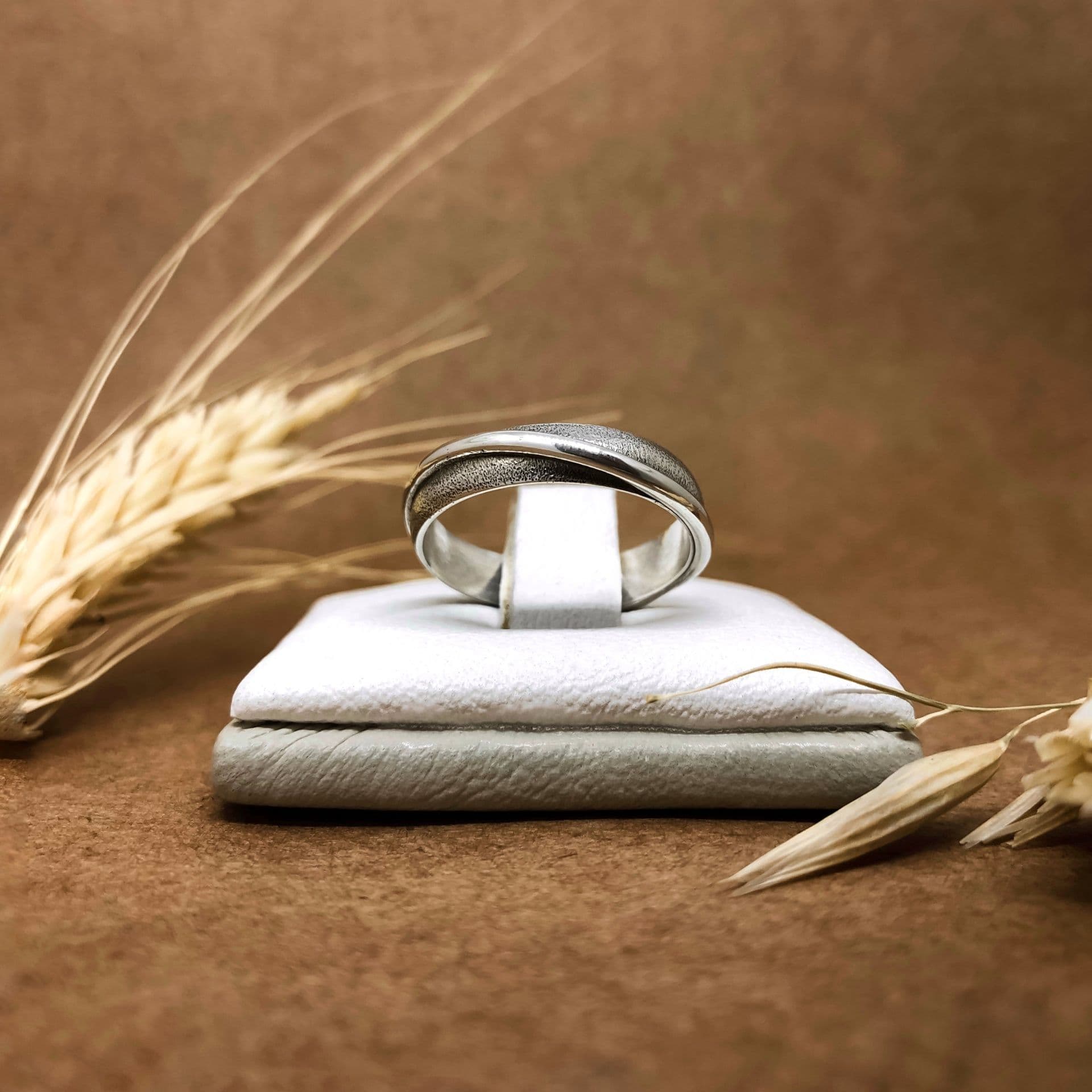 Alianza Saturno Fondo Diamantado Oro Blanco