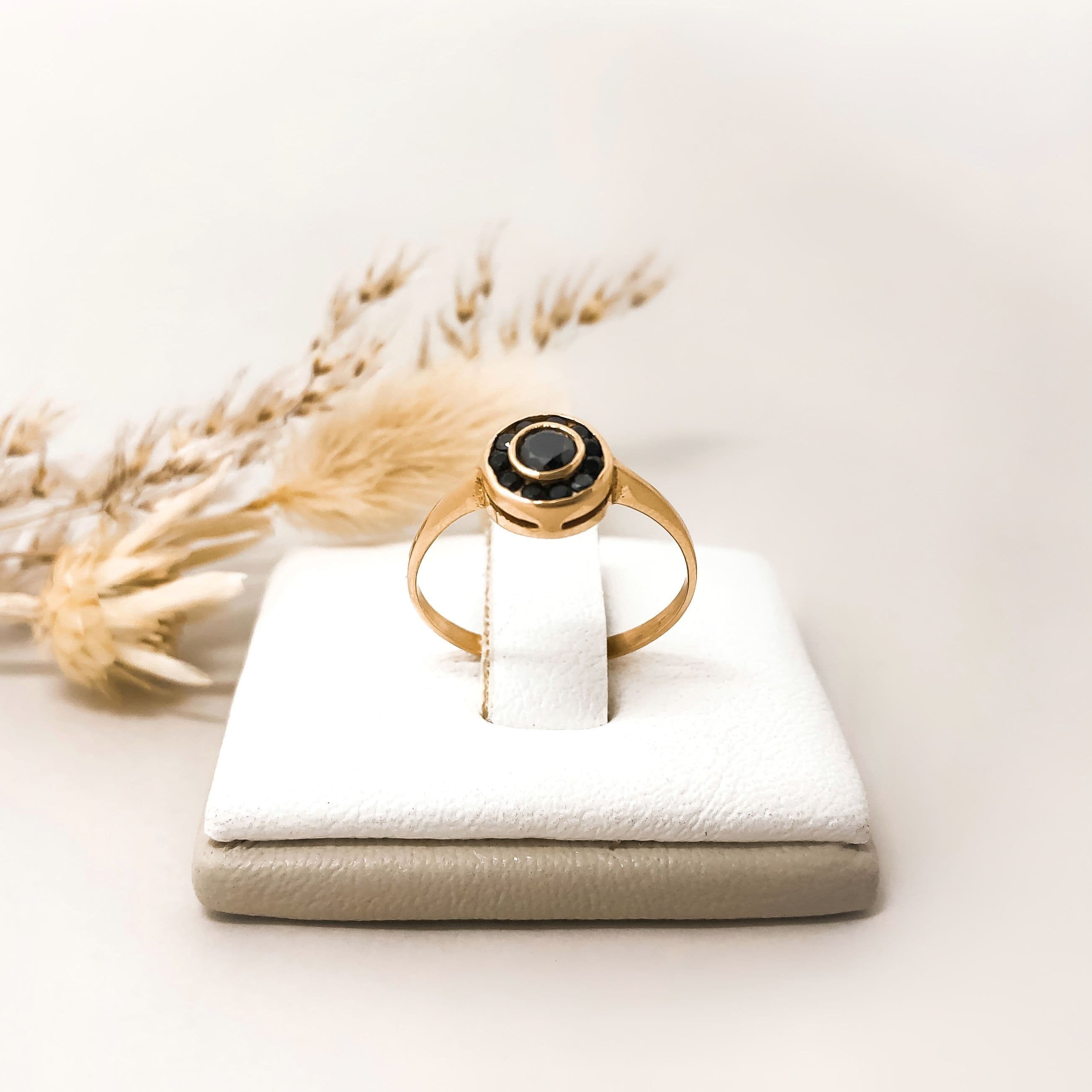 Anillo Ojo de Perdiz Piedra Negra