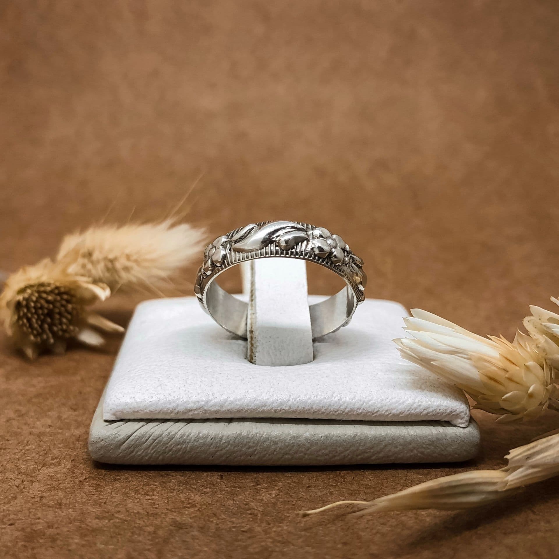 Alianza Italiana labrada sobre Relieve Oro Blanco