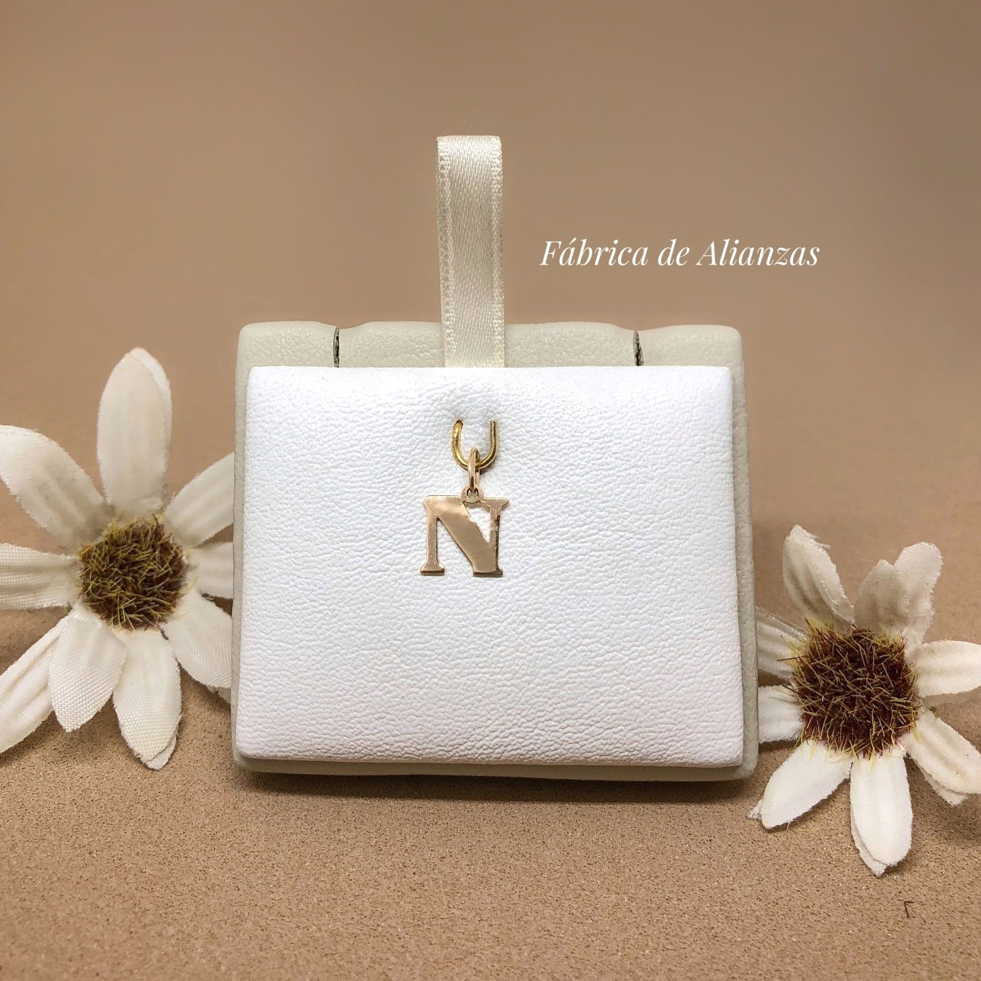 Dije Inicial Imprenta "N"