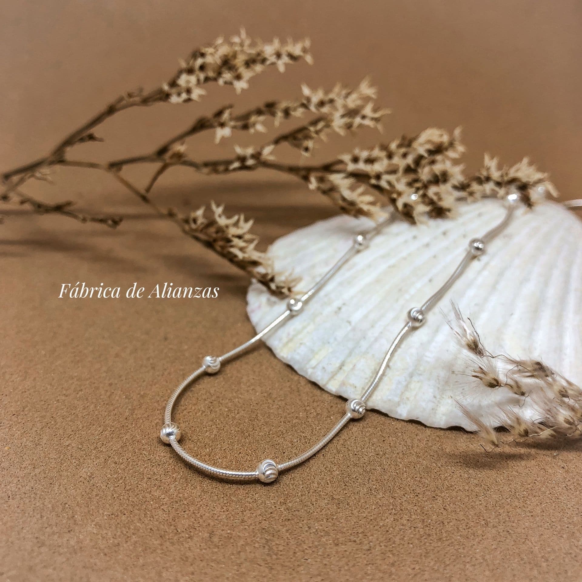 Cadena Colita de Ratón con Bolitas Trabajadas