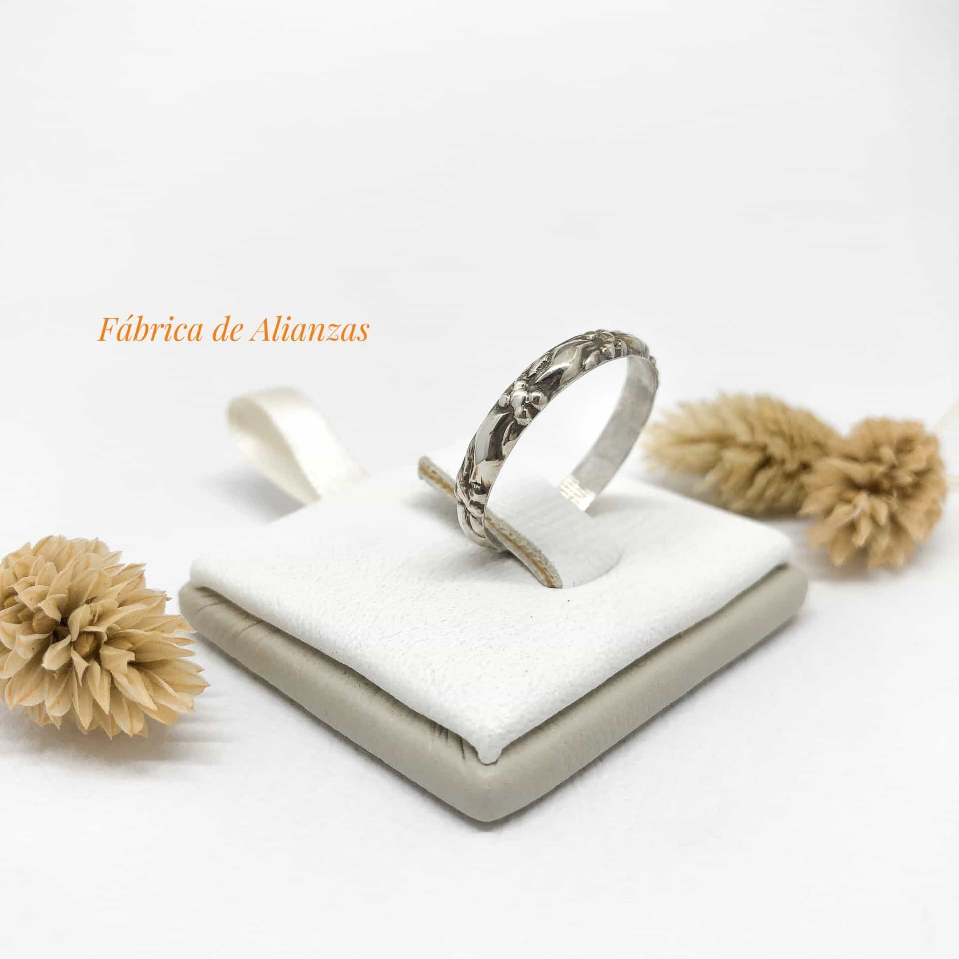 Alianza Flor Labrada Fina