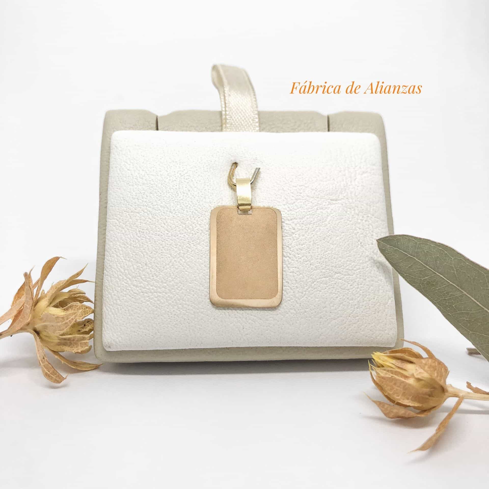 Medalla Rectangular Arenada Bordes Pulidos