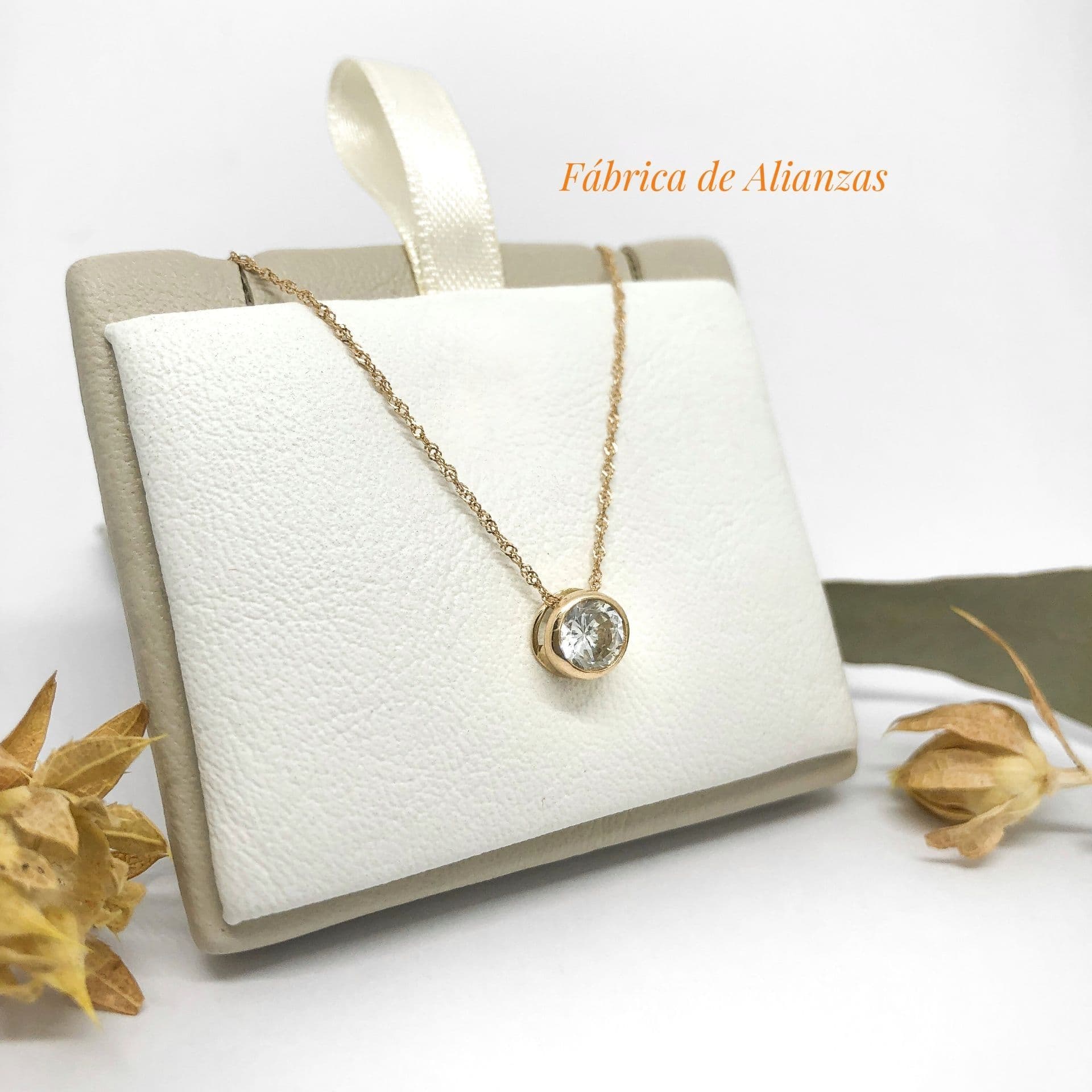 Dije Susanito Piedra Blanca