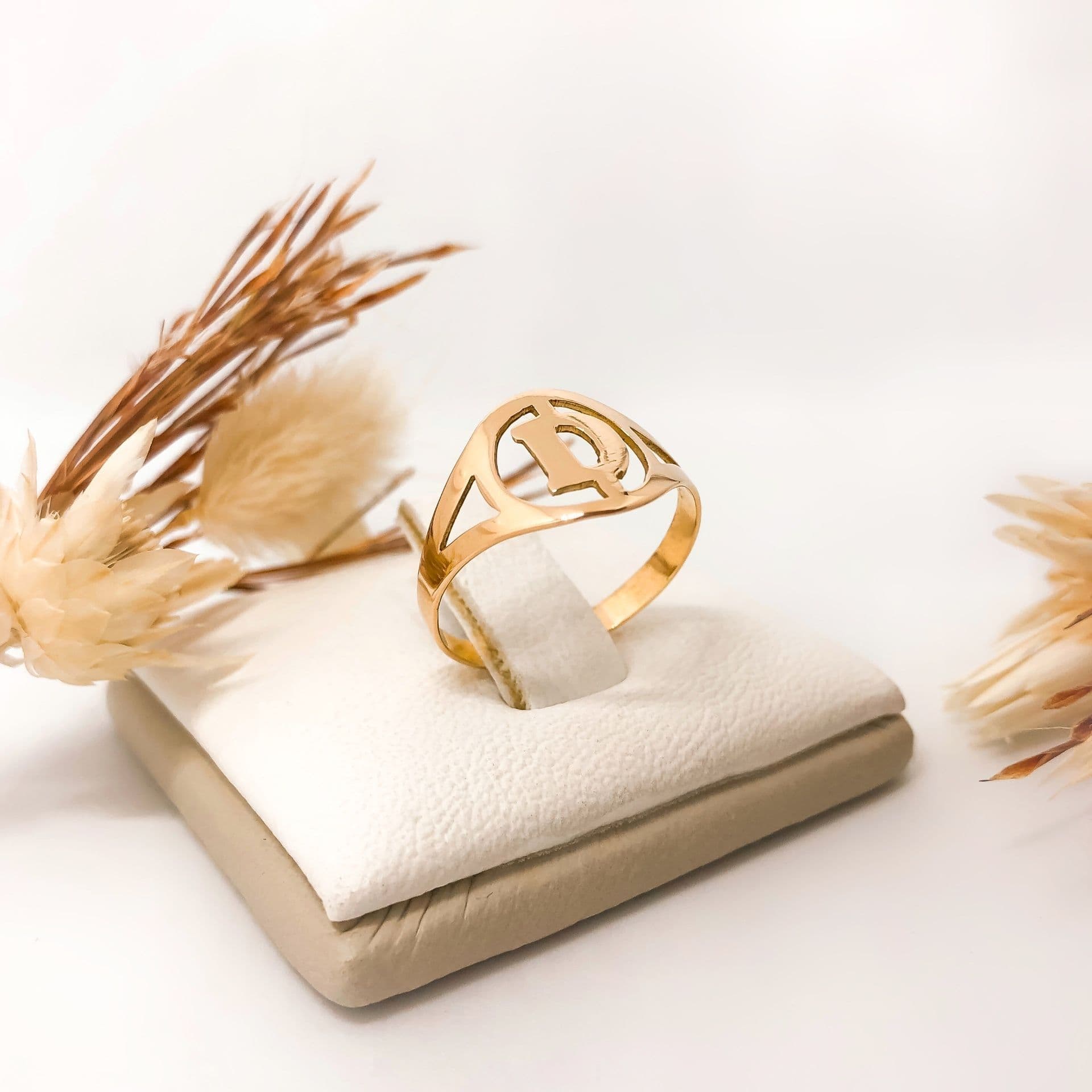 Anillo Inicial Calado 1.5 Grs.