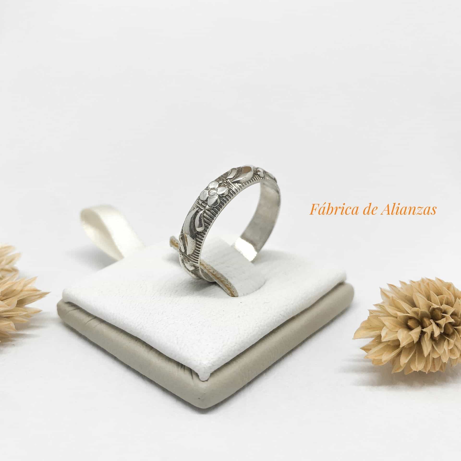 Alianza Italiana labrada sobre Relieve