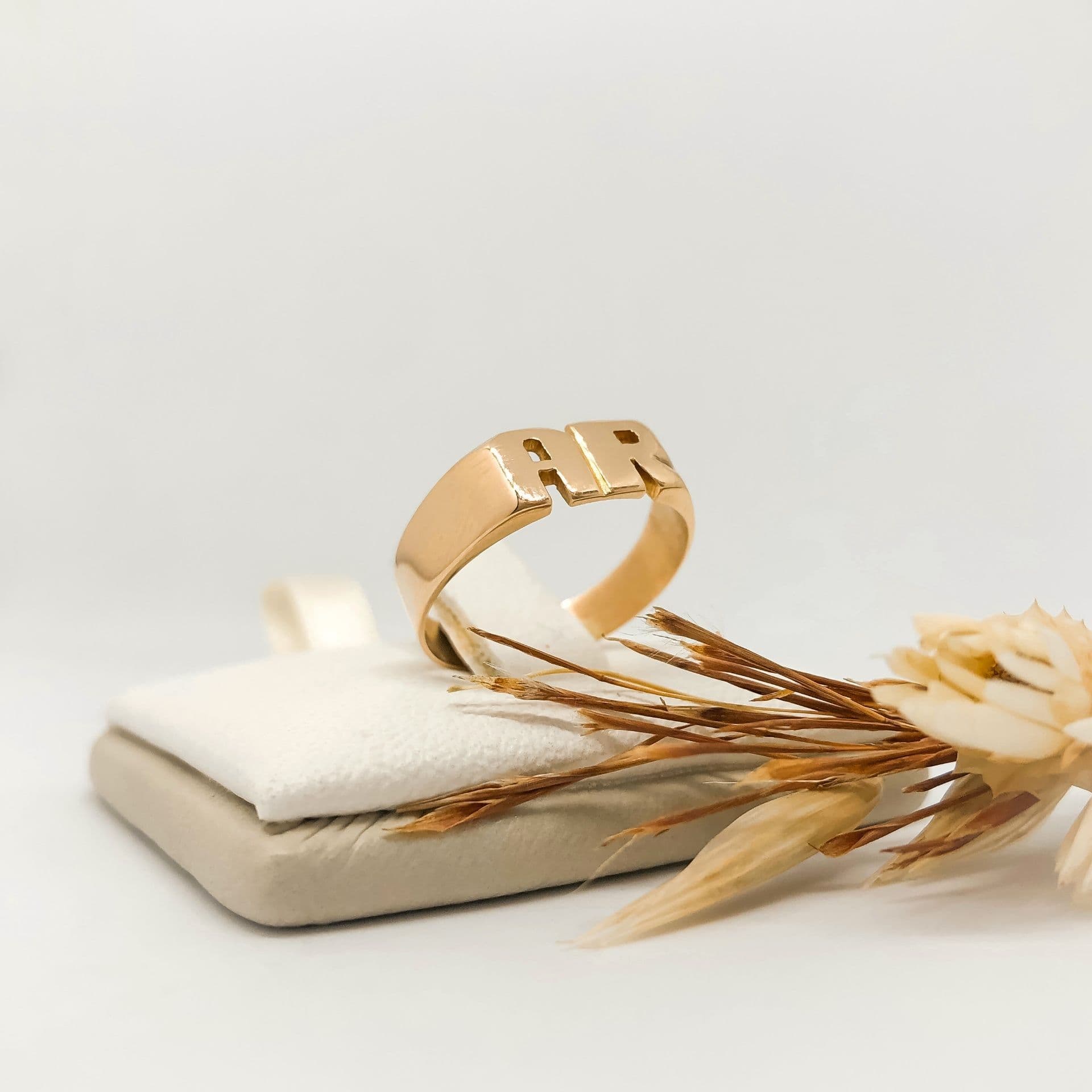 Anillo Doble Letra 3 Grs.